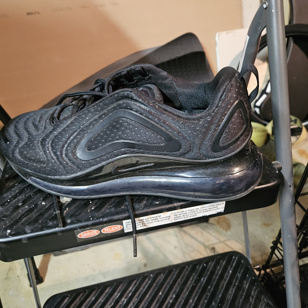 Nike Aormax 720 Men's Black Athletic Shoe